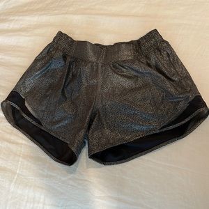 Lululemon Hotty Hot Shorts size 6